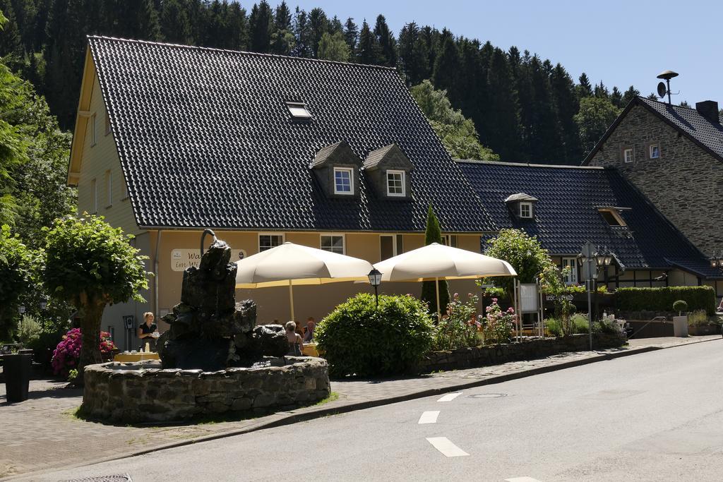 Waldhotel Im Wiesengrund Hurtgenwald Exterior photo