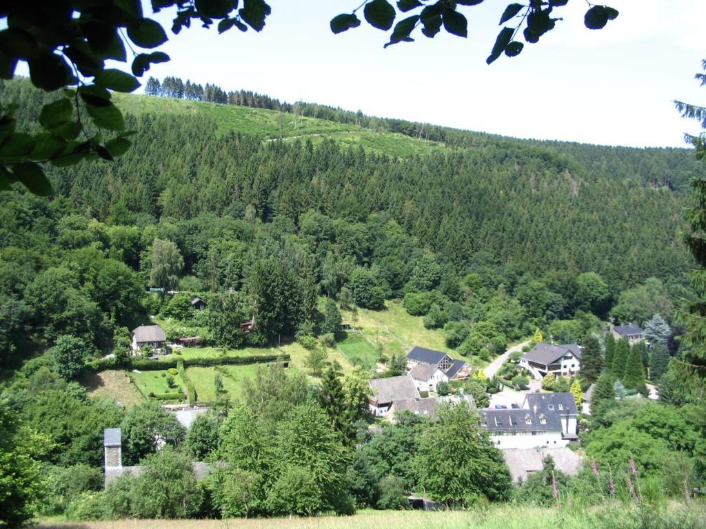 Waldhotel Im Wiesengrund Hurtgenwald Exterior photo